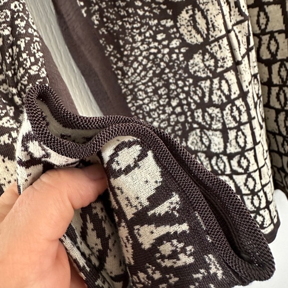 NIC+ZOE Dark Brown and Off White Crocodile Patterned Lightweight Sweater - XL - Picture 5 of 7